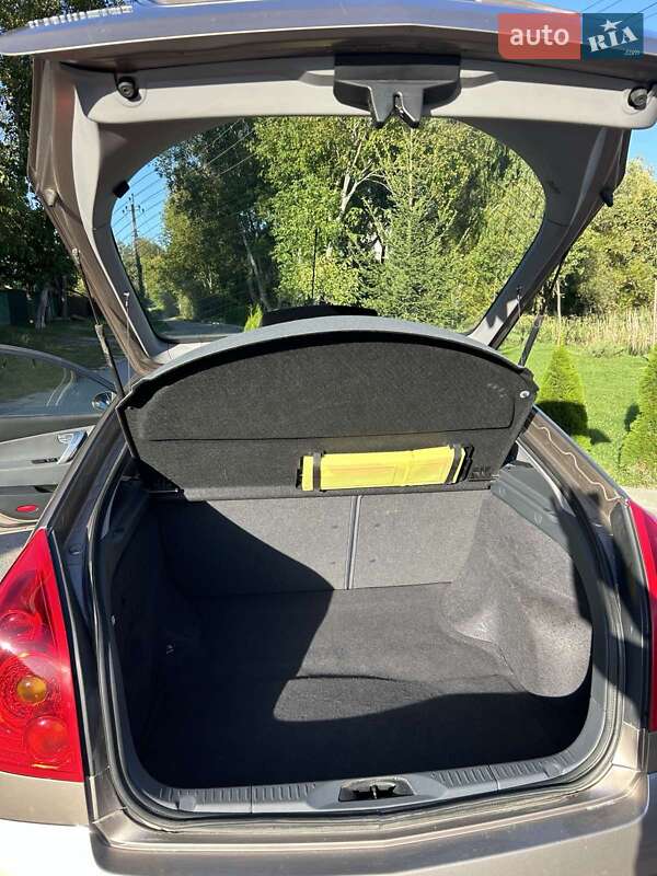 Седан Nissan Primera 2004 в Виннице