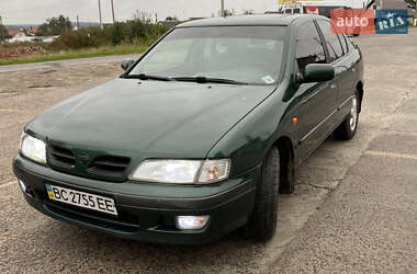 Седан Nissan Primera 1996 в Новояворівську