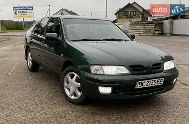 Седан Nissan Primera 1996 в Новояворовске