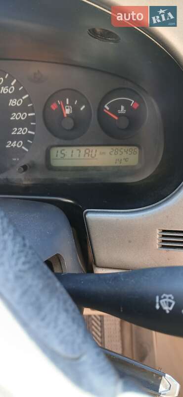 Седан Nissan Primera 2000 в Чернівцях