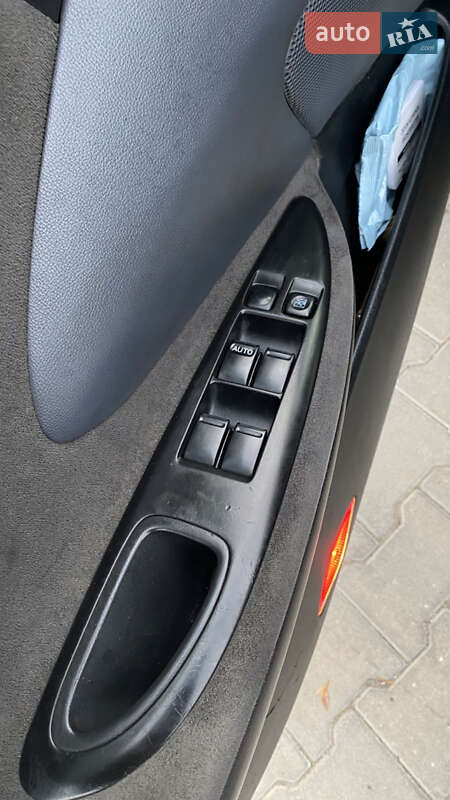 Седан Nissan Primera 2004 в Южном