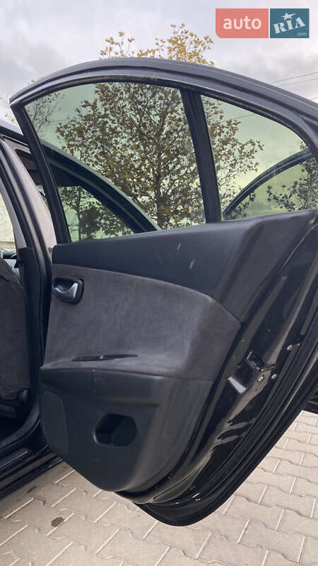 Седан Nissan Primera 2004 в Южном