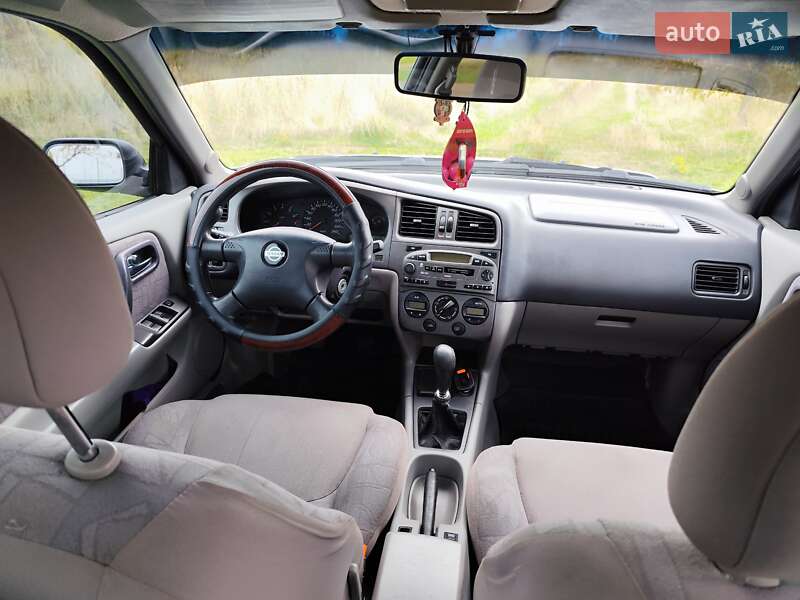 Седан Nissan Primera 2001 в Южному