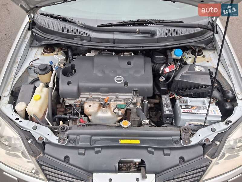 Седан Nissan Primera 2003 в Києві