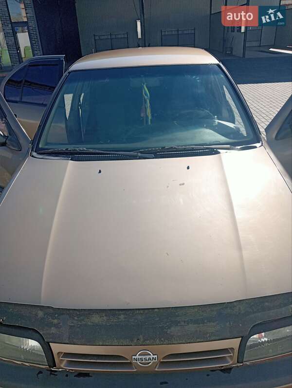Седан Nissan Primera 1990 в Одессе