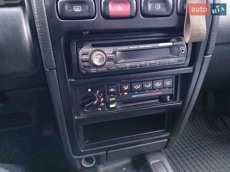 Седан Nissan Primera 1996 в Одессе