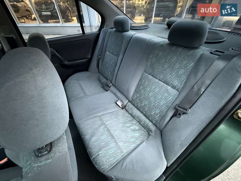 Седан Nissan Primera 1996 в Киеве