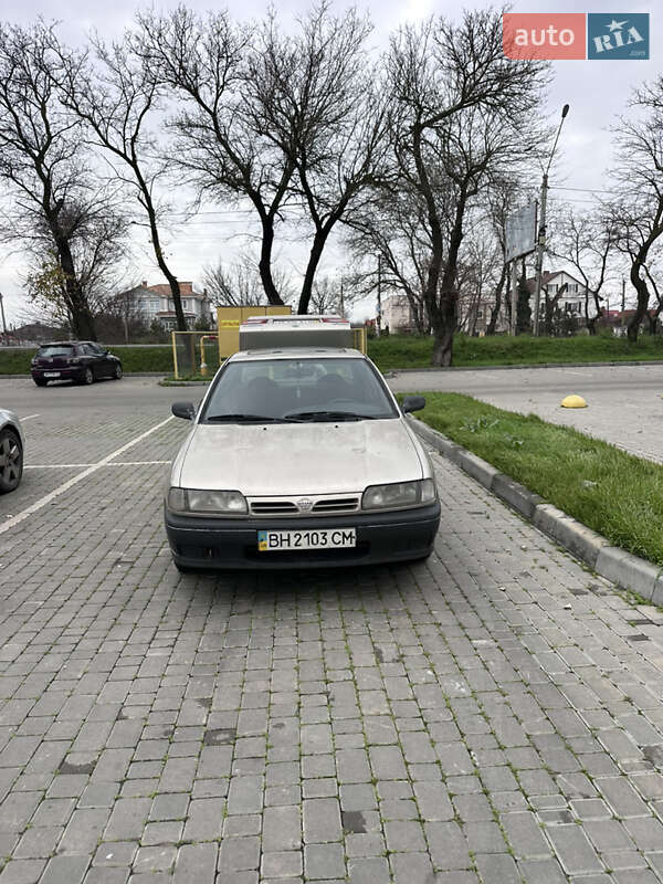 Nissan Primera 1993