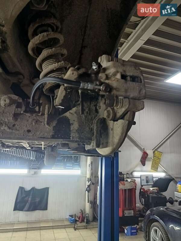 Ліфтбек Nissan Primera 1998 в Львові