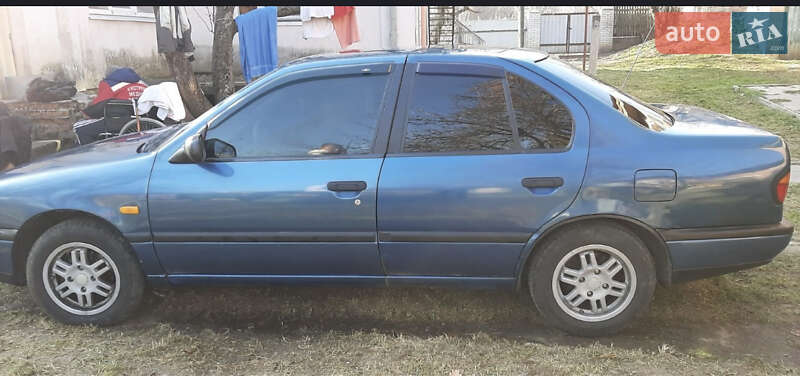 Седан Nissan Primera 1990 в Полтаві