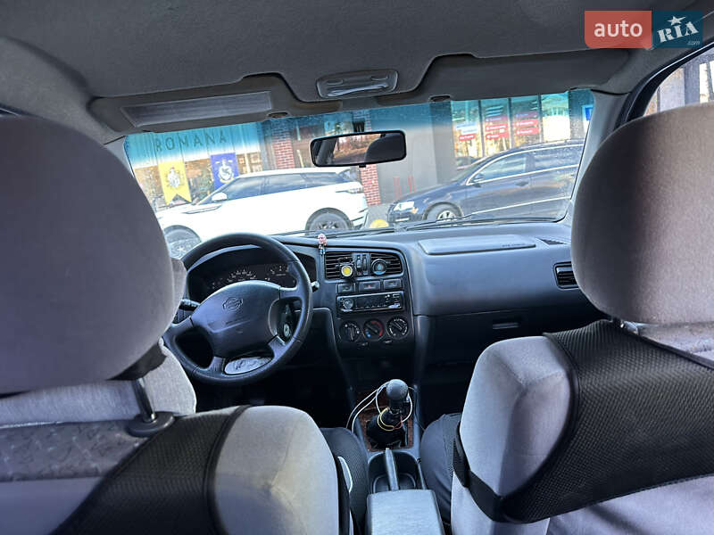 Седан Nissan Primera 1998 в Чернівцях