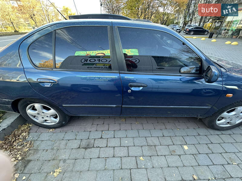 Седан Nissan Primera 1998 в Чернівцях