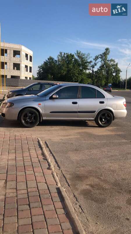 Nissan Primera 2003