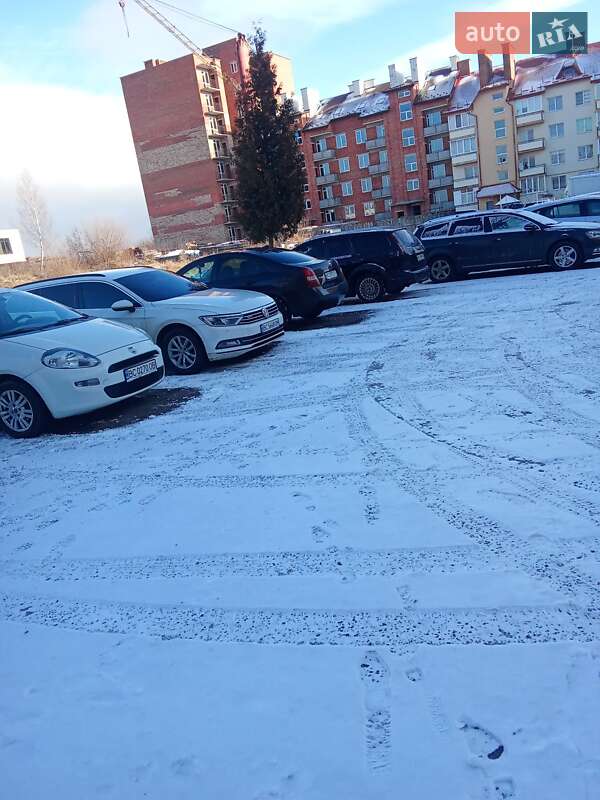 Седан Nissan Primera 2003 в Дрогобичі