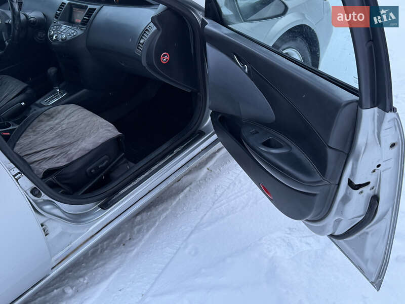 Седан Nissan Primera 2003 в Черкасах