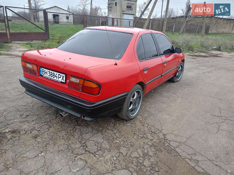 Седан Nissan Primera 1990 в Кучургане