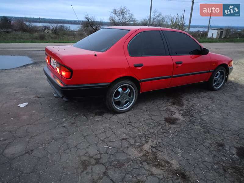 Седан Nissan Primera 1990 в Кучургане
