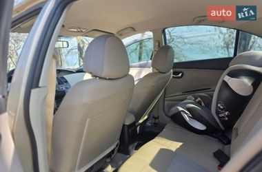 Седан Nissan Primera 2004 в Одессе