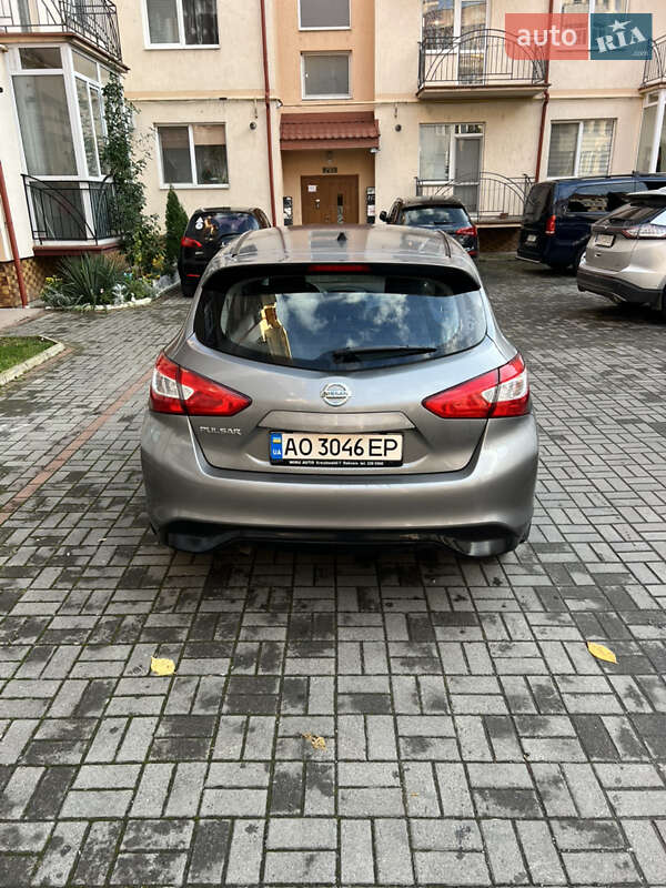 Хэтчбек Nissan Pulsar 2015 в Ужгороде