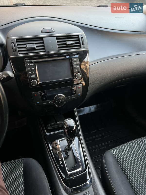 Хэтчбек Nissan Pulsar 2015 в Ужгороде