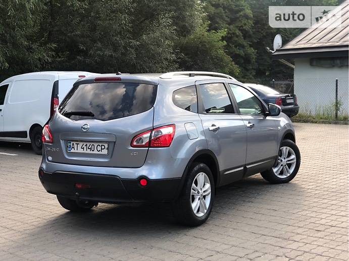 Позашляховик / Кросовер Nissan Qashqai+2 2011 в Івано-Франківську