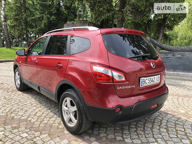 Позашляховик / Кросовер Nissan Qashqai+2 2010 в Львові