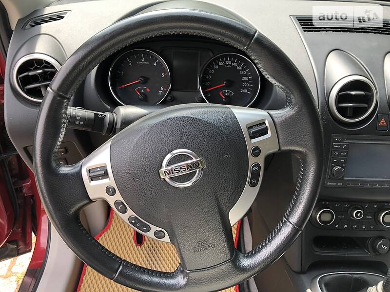 Позашляховик / Кросовер Nissan Qashqai+2 2010 в Львові