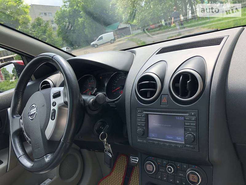 Позашляховик / Кросовер Nissan Qashqai+2 2010 в Львові