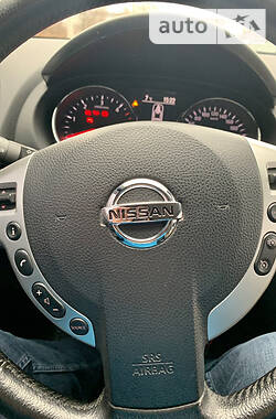 Позашляховик / Кросовер Nissan Qashqai+2 2011 в Чернівцях