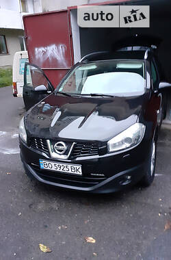 Позашляховик / Кросовер Nissan Qashqai+2 2010 в Тернополі