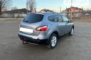 Позашляховик / Кросовер Nissan Qashqai+2 2011 в Чернівцях