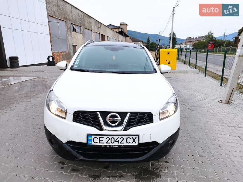 Позашляховик / Кросовер Nissan Qashqai+2 2010 в Чернівцях