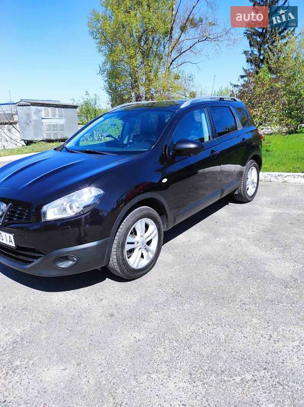 Позашляховик / Кросовер Nissan Qashqai+2 2011 в Рівному