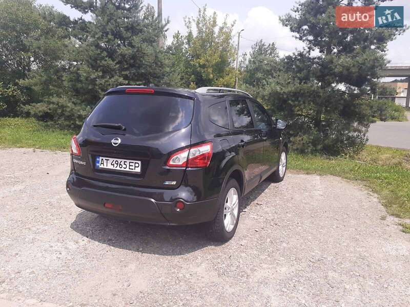 Nissan Qashqai+2 2011
