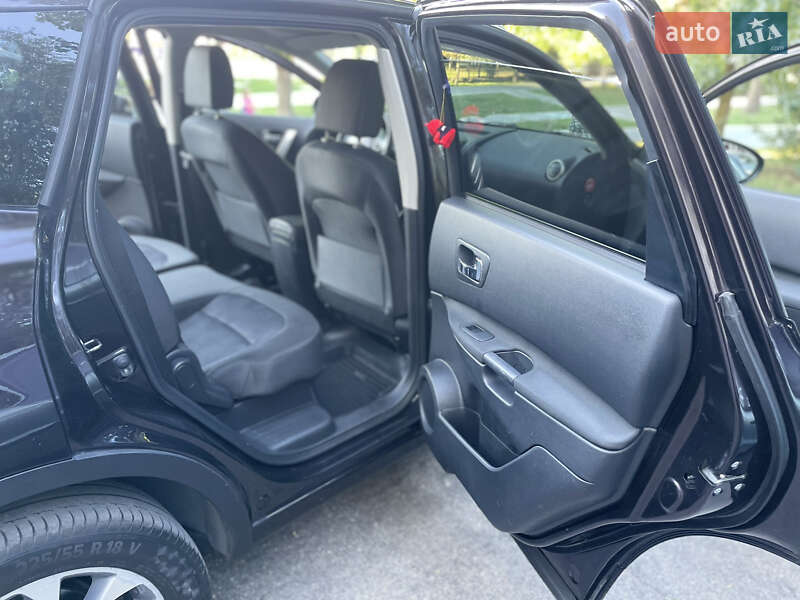 Внедорожник / Кроссовер Nissan Qashqai+2 2010 в Могилев-Подольске
