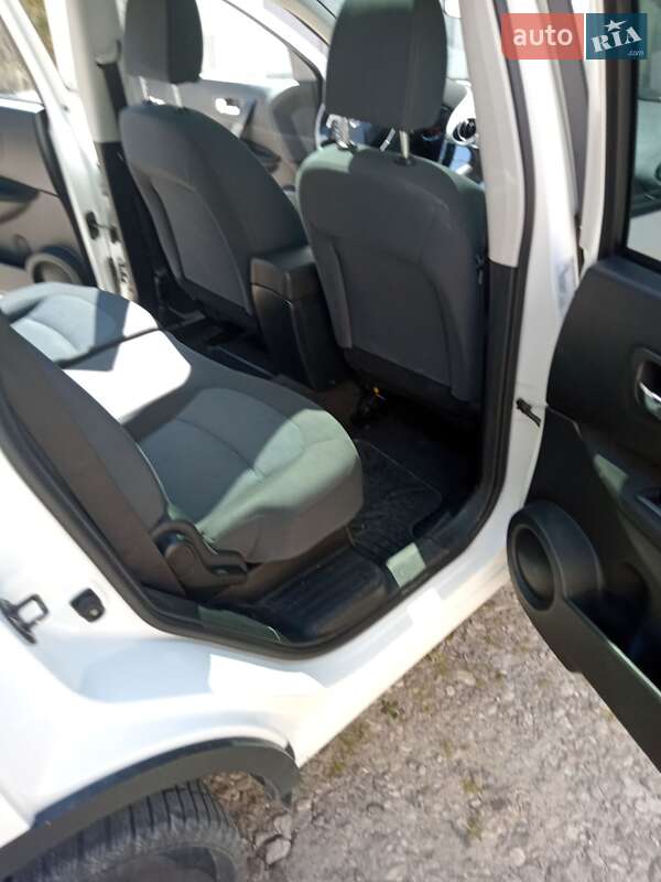 Внедорожник / Кроссовер Nissan Qashqai+2 2013 в Тернополе