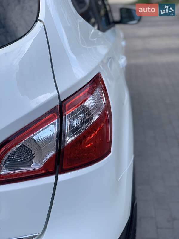 Позашляховик / Кросовер Nissan Qashqai+2 2011 в Луцьку