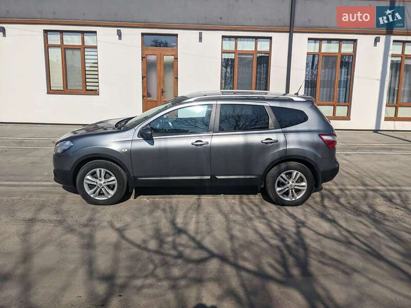 Позашляховик / Кросовер Nissan Qashqai+2 2011 в 
