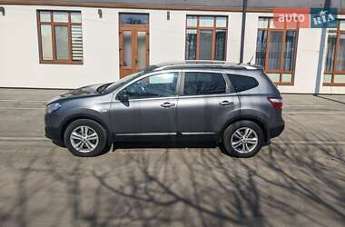 Позашляховик / Кросовер Nissan Qashqai+2 2011 в 