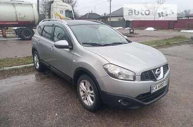 Позашляховик / Кросовер Nissan Qashqai+2 2011 в Черкасах