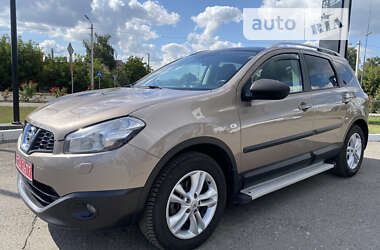 Внедорожник / Кроссовер Nissan Qashqai+2 2010 в Киеве