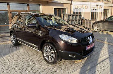 Позашляховик / Кросовер Nissan Qashqai+2 2011 в Косові