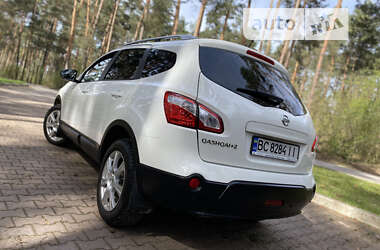 Внедорожник / Кроссовер Nissan Qashqai+2 2012 в Новояворовске