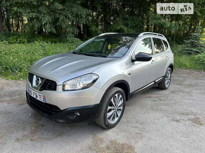 Позашляховик / Кросовер Nissan Qashqai+2 2010 в Луцьку