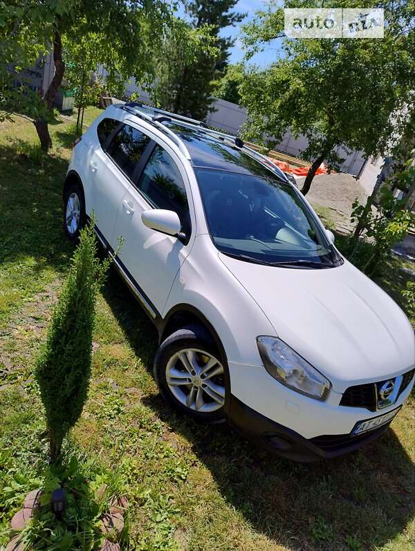 Позашляховик / Кросовер Nissan Qashqai+2 2012 в Івано-Франківську