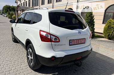 Позашляховик / Кросовер Nissan Qashqai+2 2010 в Дунаївцях