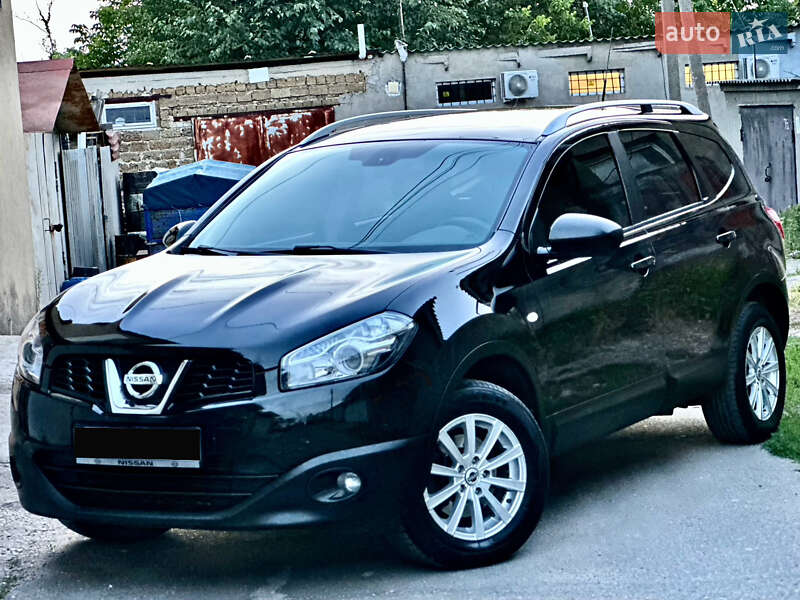 Nissan Qashqai+2 2010