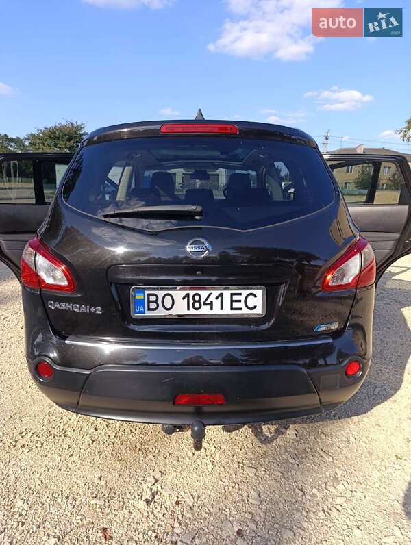 Позашляховик / Кросовер Nissan Qashqai+2 2012 в Скалаті