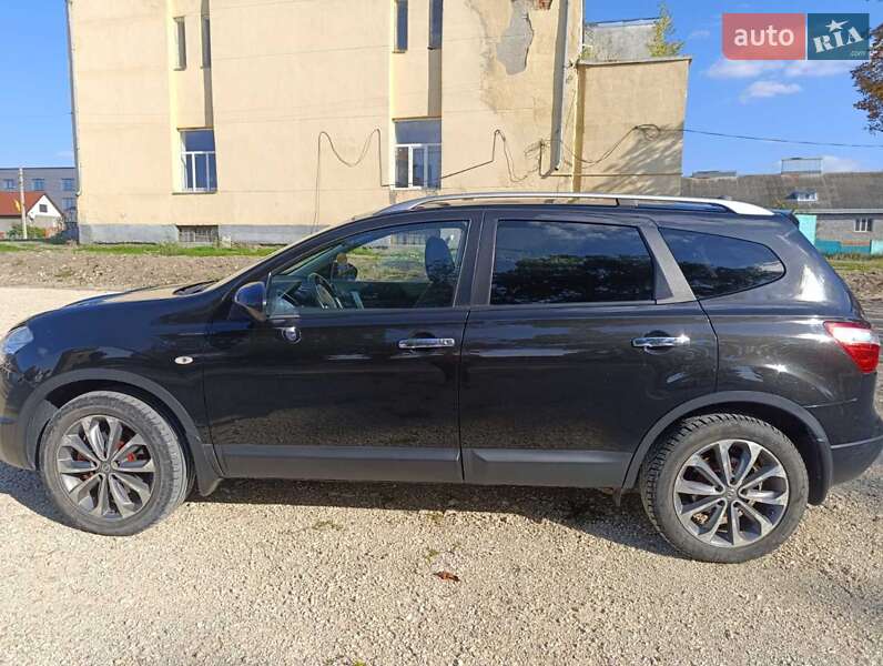 Позашляховик / Кросовер Nissan Qashqai+2 2012 в Скалаті