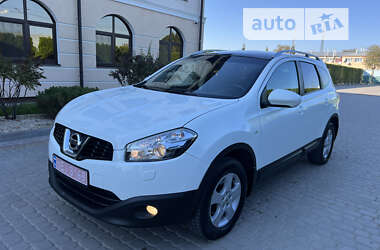 Позашляховик / Кросовер Nissan Qashqai+2 2010 в Дунаївцях